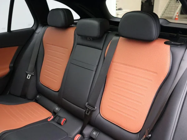 Mercedes-Benz C-Klasse (2025) — foto 9 van 36