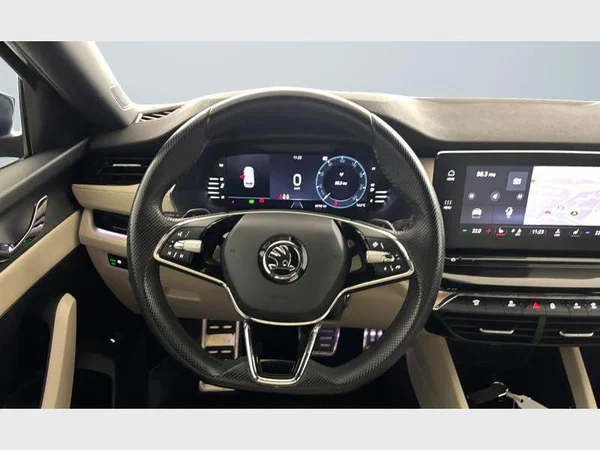 Skoda Octavia Combi (2023) — foto 3 van 15