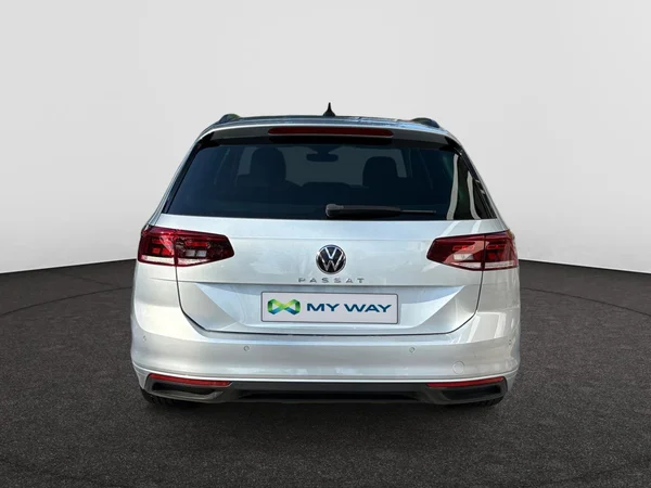VOLKSWAGEN Passat Variant Dsl (2022) — foto 19 van 24