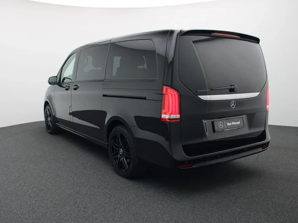 Mercedes-Benz V-Klasse (2024) — foto 12 van 36