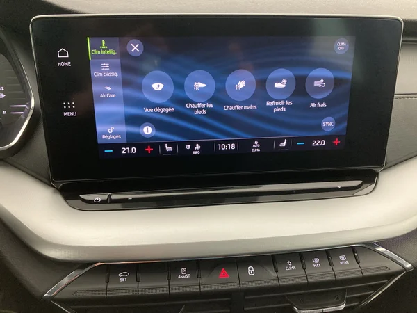 SKODA Octavia Combi (2021) — foto 14 van 36