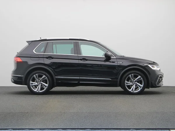 VOLKSWAGEN Tiguan (2021) — foto 21 van 23