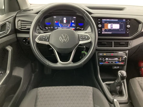 VOLKSWAGEN T-Cross (2024) — foto 3 van 36