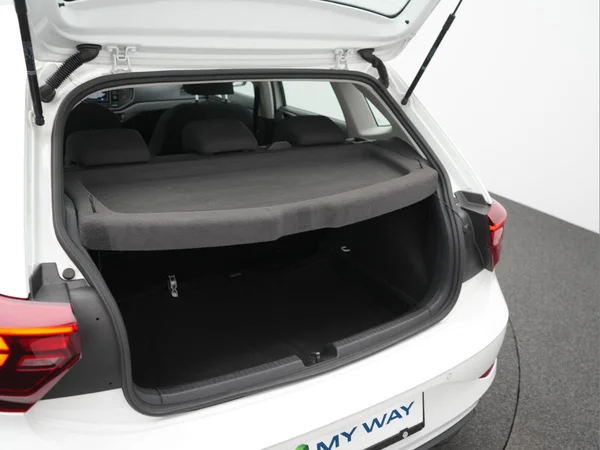 VOLKSWAGEN Polo (2022) — foto 9 van 36