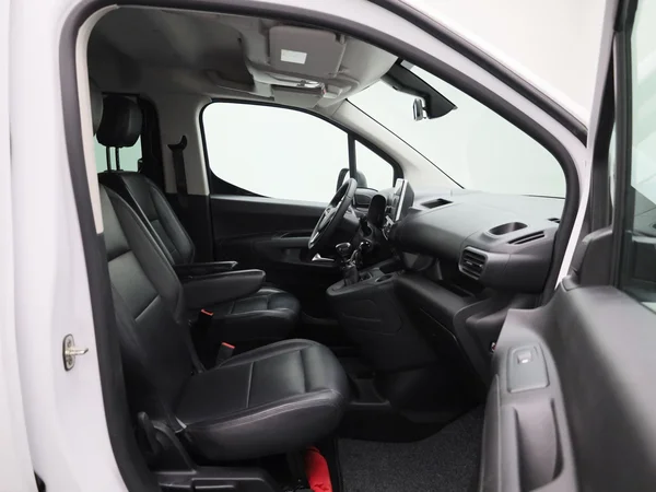 Opel Combo Life (2023) — foto 19 van 35