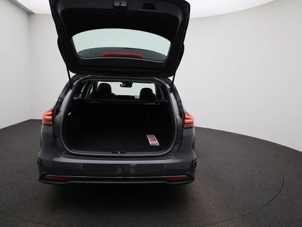 Kia cee'd (2023) — foto 5 van 39
