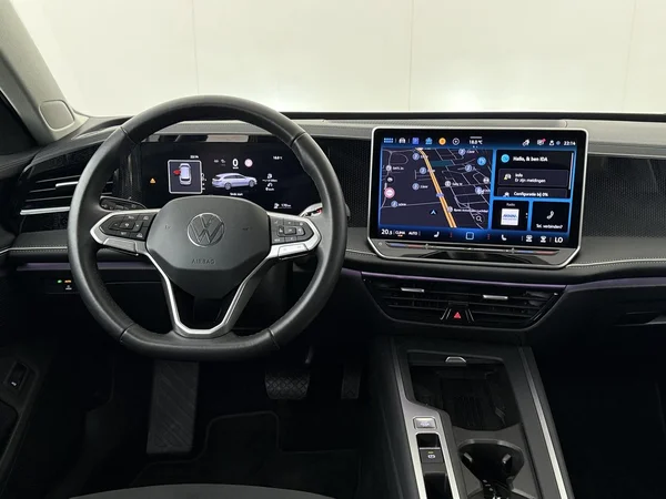 VOLKSWAGEN Passat SW (2025) — foto 15 van 19