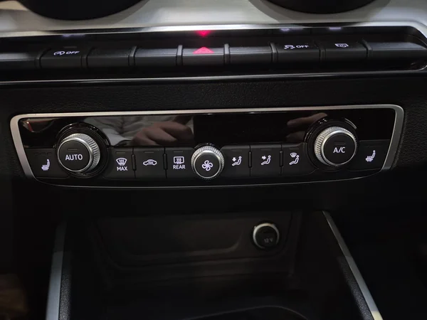 Audi Q2 (2020) — foto 8 van 21