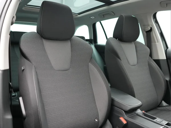 SKODA Octavia Combi (2021) — foto 3 van 41