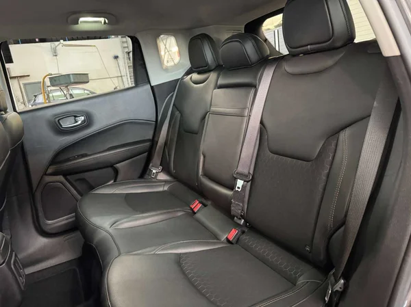 Jeep Compass (2021) — foto 16 van 17