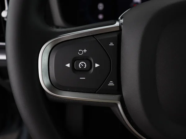 VOLVO S60 (2024) — foto 9 van 28