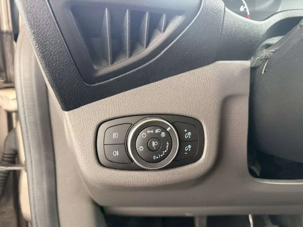 Ford Tourneo Connect (2019) — foto 17 van 24