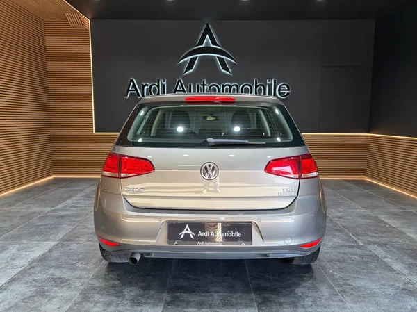 Volkswagen Golf (2013) — foto 18 van 22