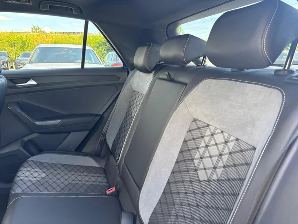 VOLKSWAGEN T-Roc (2023) — foto 14 van 14