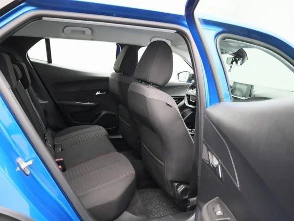 Peugeot e-2008 (2022) — foto 29 van 42
