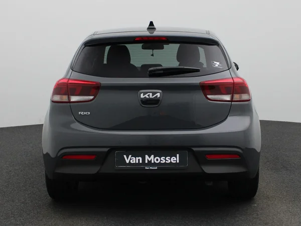 Kia Rio (2023) — foto 34 van 38