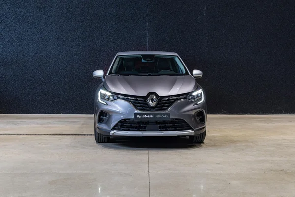 Renault Captur (2023) — foto 12 van 30