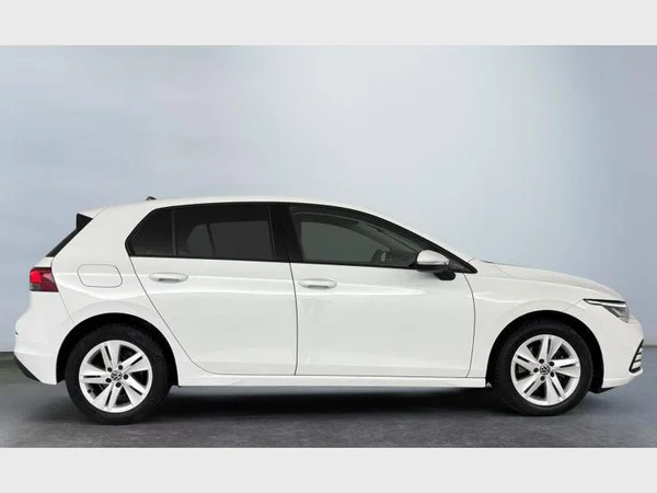 Volkswagen Golf VIII (2020) — foto 9 van 15