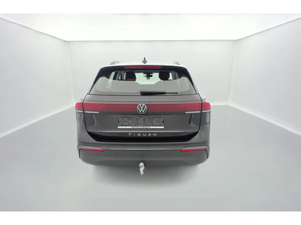 VOLKSWAGEN Tiguan (2025) — foto 2 van 36