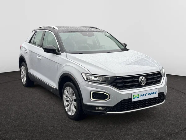 VOLKSWAGEN T-Roc (2018) — foto 13 van 18