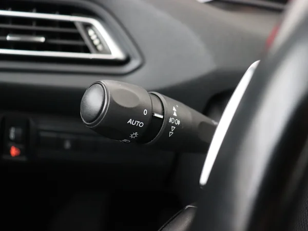 PEUGEOT 308 (2021) — foto 15 van 27