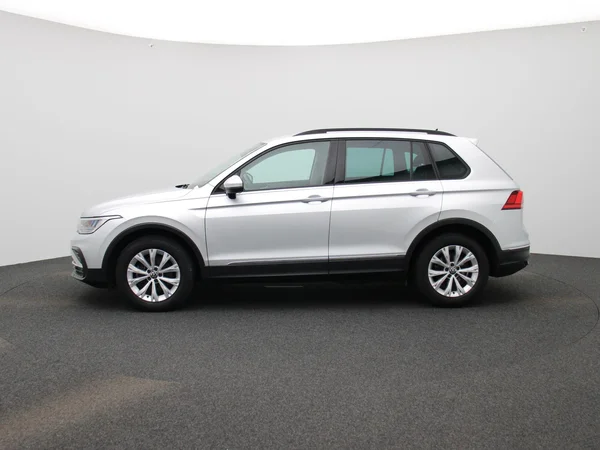 Volkswagen Tiguan (2023) — foto 39 van 43