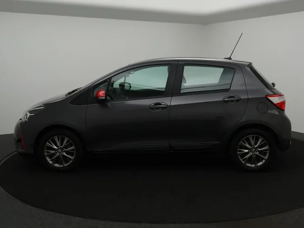 Toyota Yaris (2017) — foto 24 van 26