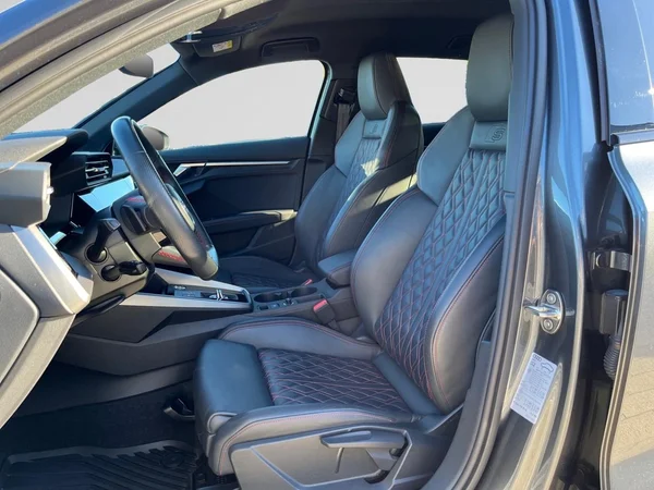 AUDI A3 Sportback (2023) — foto 17 van 22