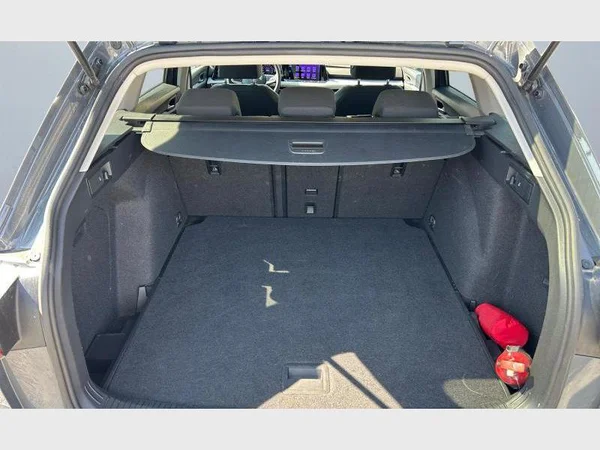 Volkswagen Golf VIII SW (2023) — foto 21 van 29