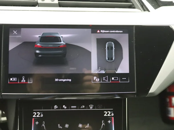 AUDI Q8 e-tron Sportback (2024) — foto 20 van 33