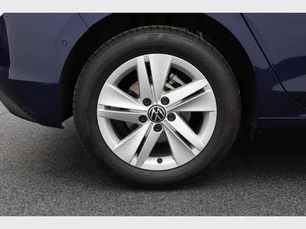 VOLKSWAGEN Golf VIII (2023) — foto 14 van 16