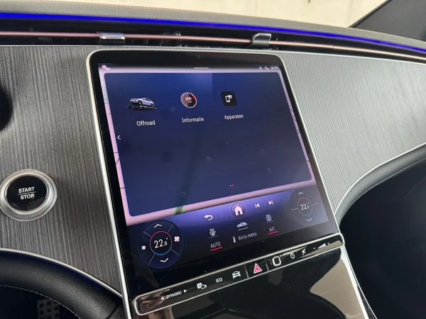 Mercedes-Benz EQE (2025) — foto 10 van 24