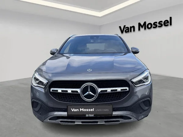 Mercedes-Benz GLA (2022) — foto 12 van 26