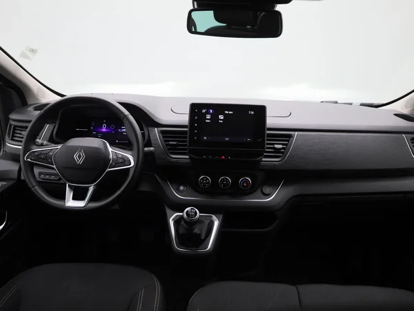 Renault Trafic (2024) — foto 32 van 40