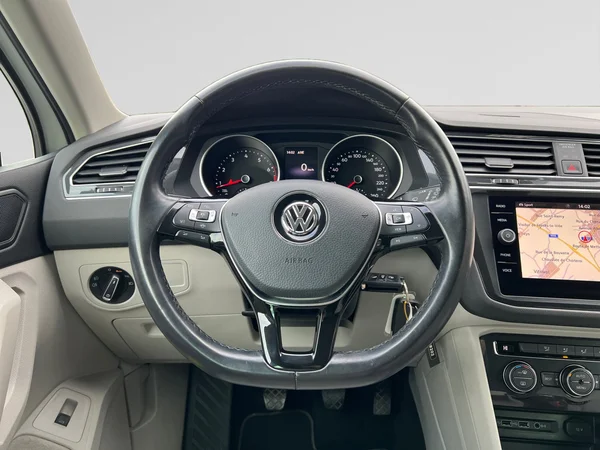 VOLKSWAGEN Tiguan (2019) — foto 18 van 20