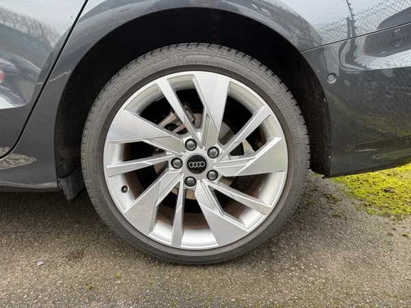 AUDI A3 Sedan (2024) — foto 13 van 28