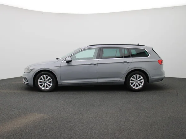 Volkswagen Passat (2024) — foto 34 van 42