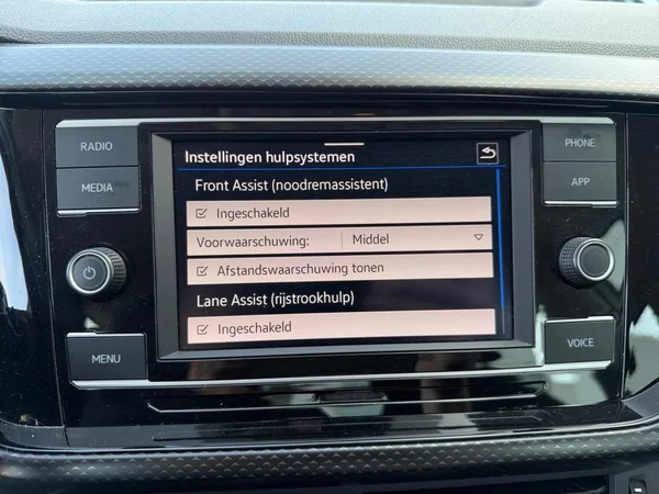 VOLKSWAGEN T-Cross (2021) — foto 13 van 24
