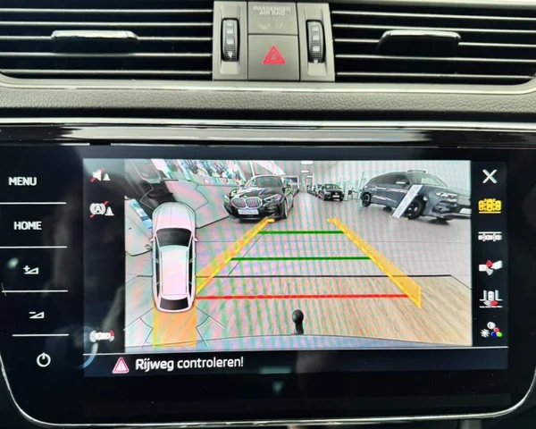 Skoda Superb (2022) — foto 21 van 30