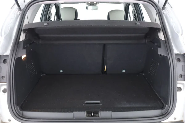 Renault Captur (2018) — foto 8 van 16