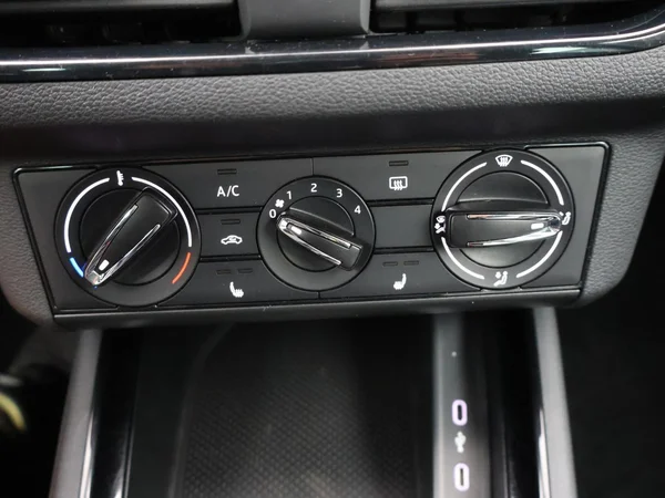 SKODA Kamiq (2024) — foto 10 van 26