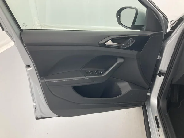 VOLKSWAGEN T-Cross (2025) — foto 24 van 36
