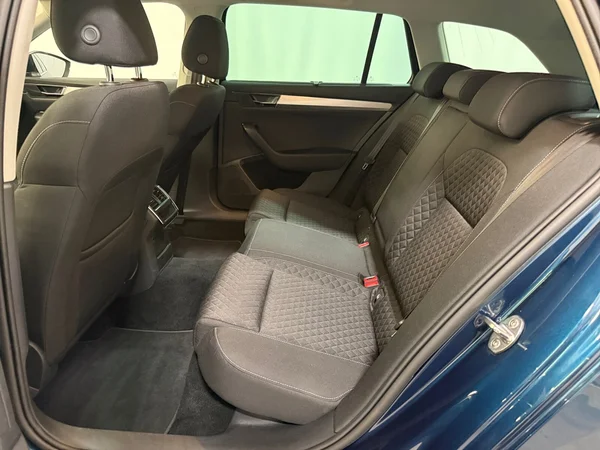 Skoda Superb (2022) — foto 20 van 30