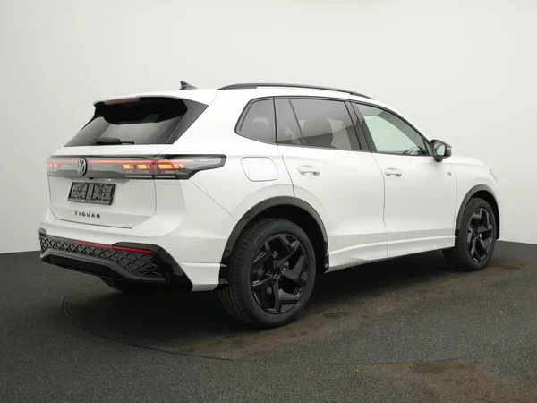 VOLKSWAGEN Tiguan (2025) — foto 12 van 24