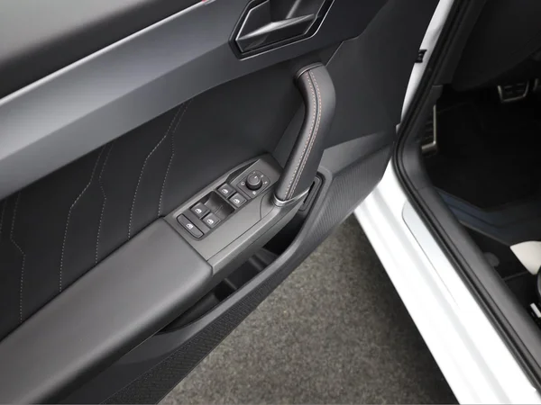 CUPRA Leon ST e-Hybrid (PHEV) (2025) — foto 4 van 20