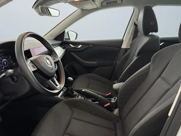 SKODA Kamiq (2021) — foto 2 van 23