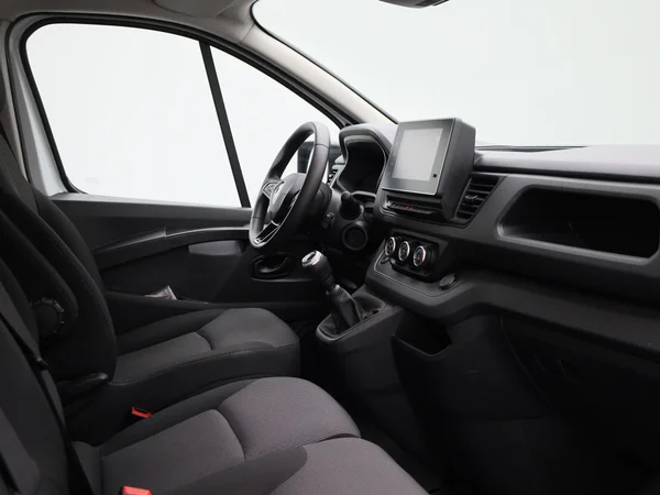 Renault Trafic (2022) — foto 30 van 39