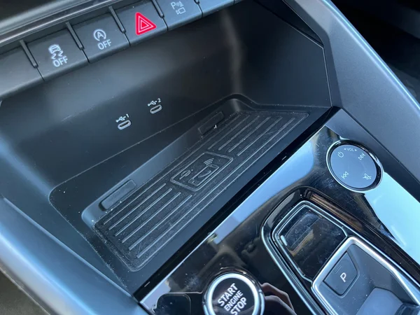AUDI A3 Sportback (2025) — foto 19 van 24