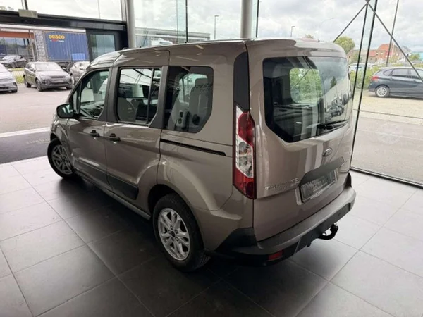 Ford Tourneo Connect (2019) — foto 19 van 24