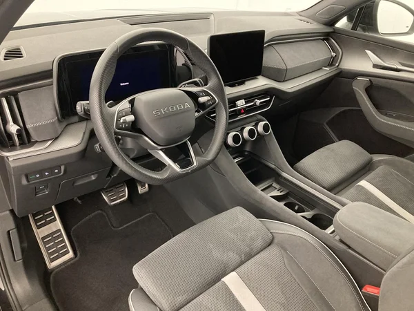 SKODA Kodiaq (2025) — foto 8 van 36